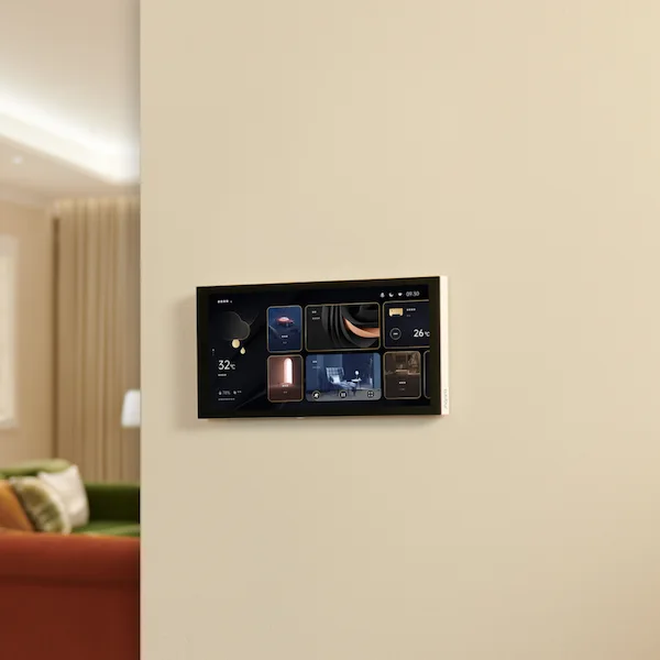 Aqara Panel Hub S1 Plus EU nutikodu juhtpaneel MP-K03D seinale paigaldatuna